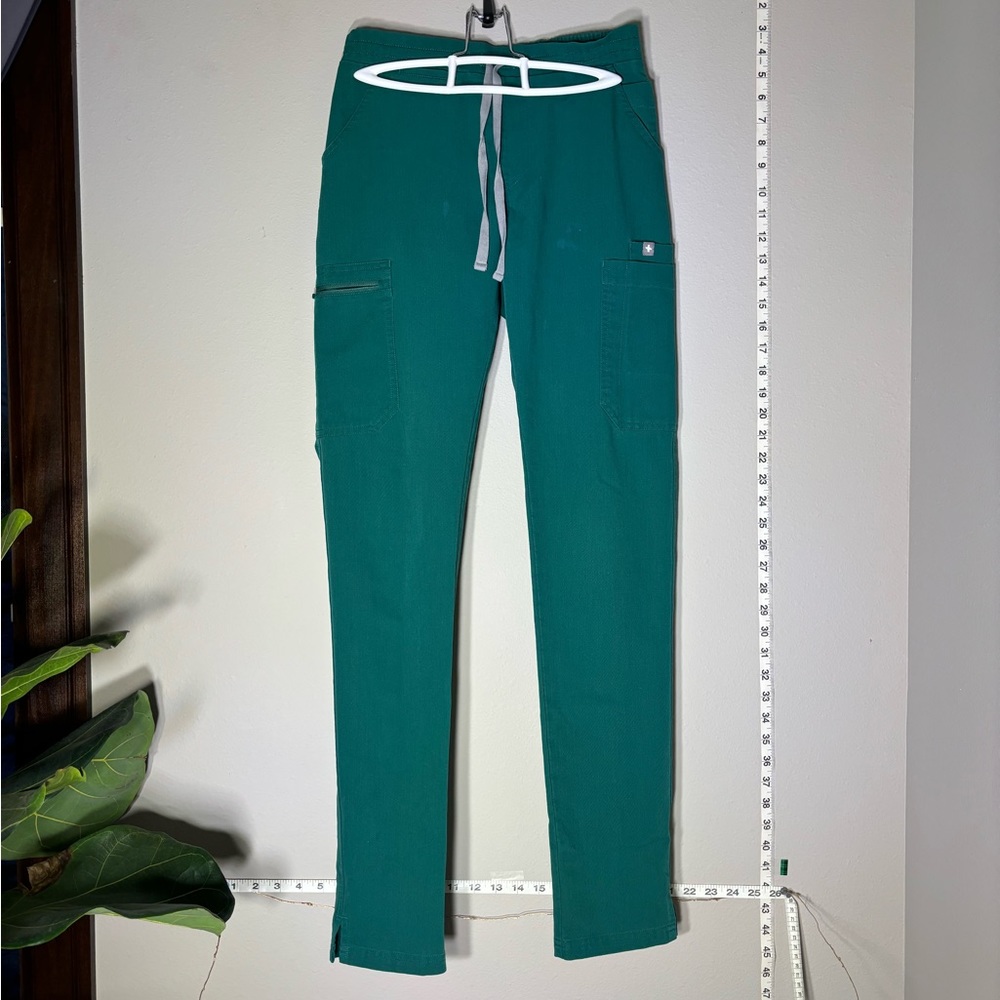 Figs 11 pocket scrubs - Hunter green- XXS Tall